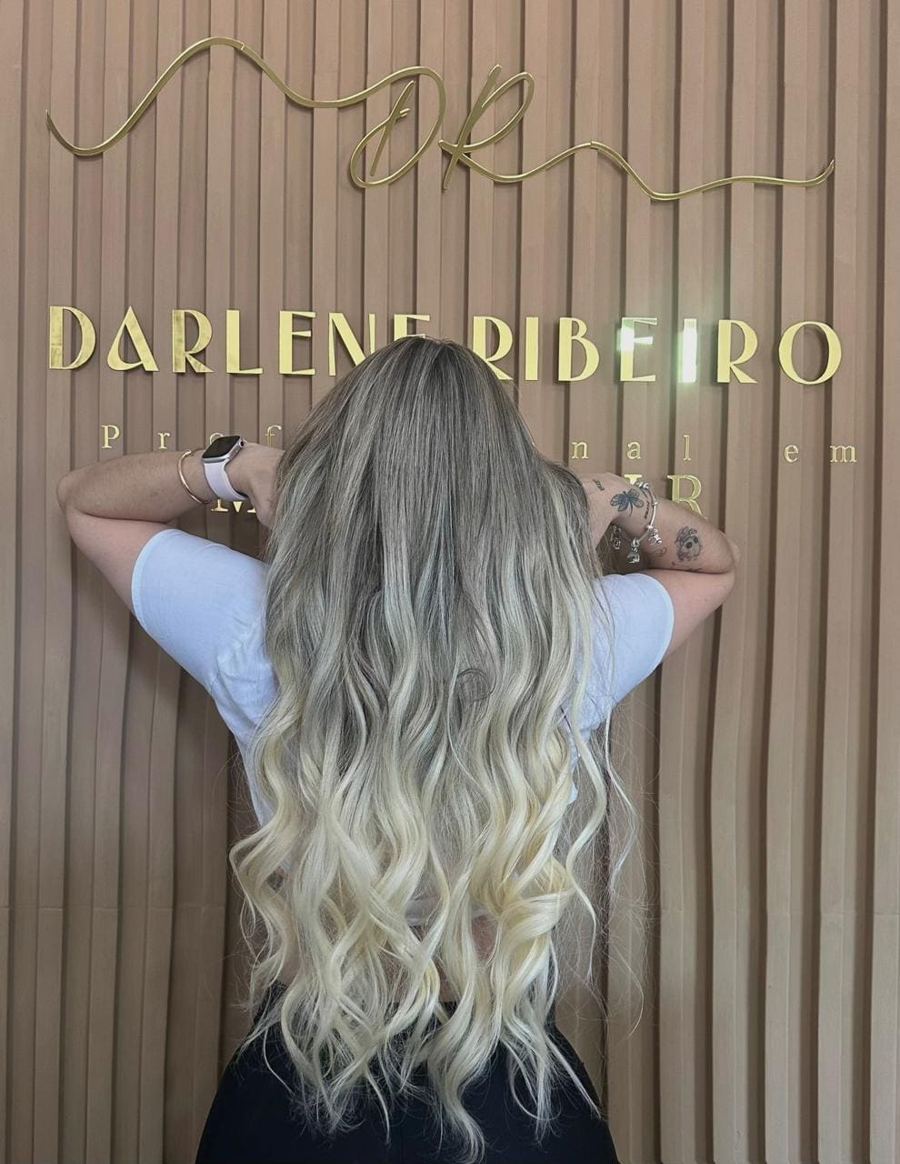 Resultado de mega hair com acabamento imperceptível